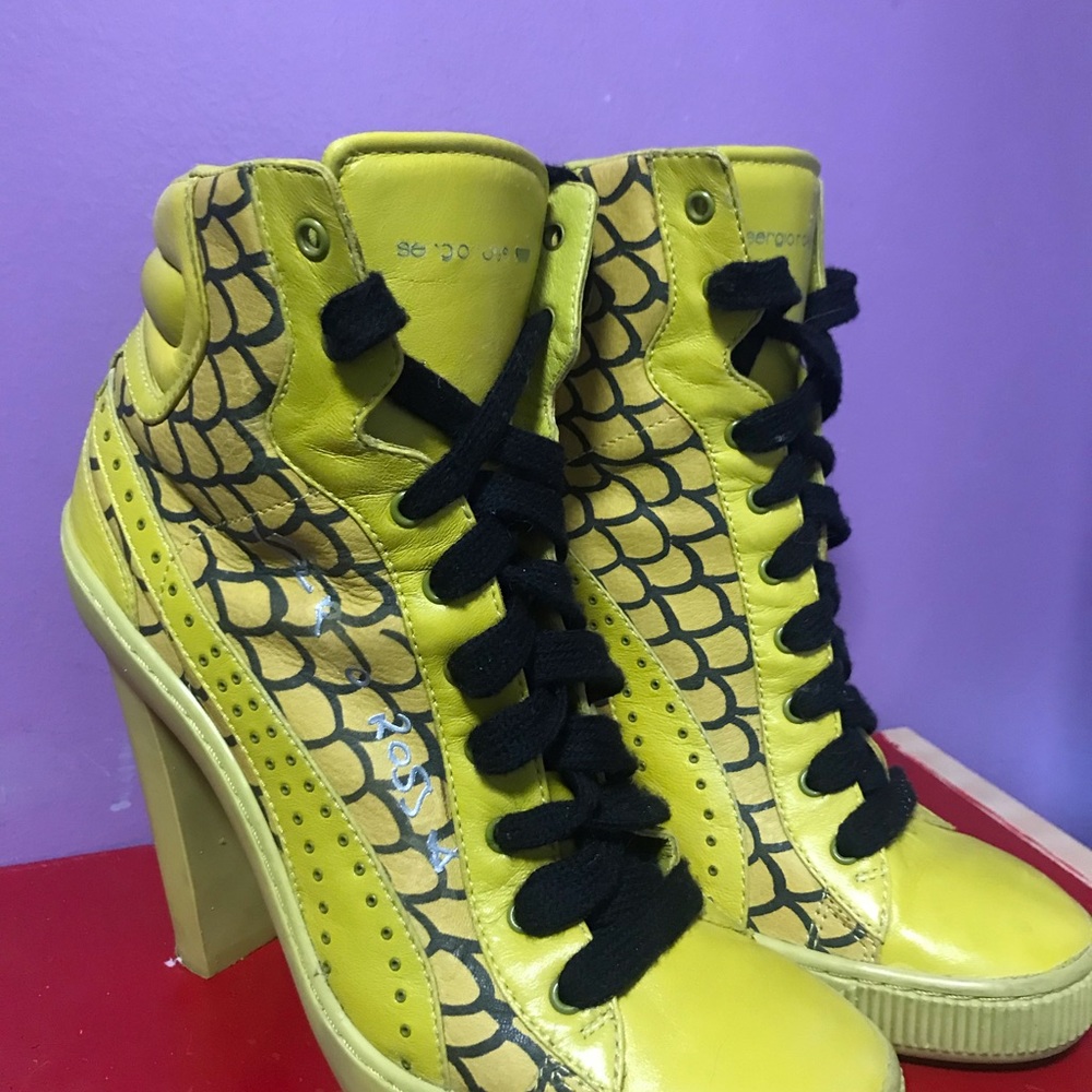 🔥 AUTHENTIC SERGIO ROSSI VINTAGE RARE YELLOW PUMAS BARLEY WORN - Picture 6 of 8